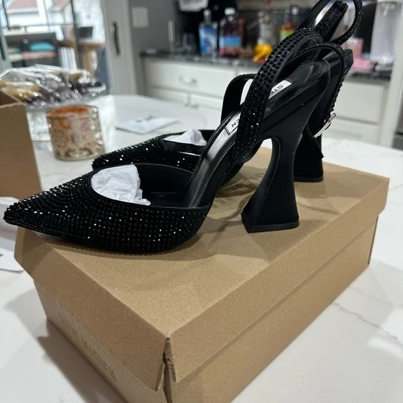 Brand new, never worn. Madden Zestful Black Gems - Picture 4 of 6